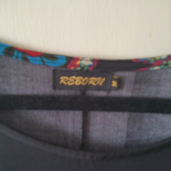 Adorable sleeveless black dress w/handkerchief hem - Picture 7 of 7